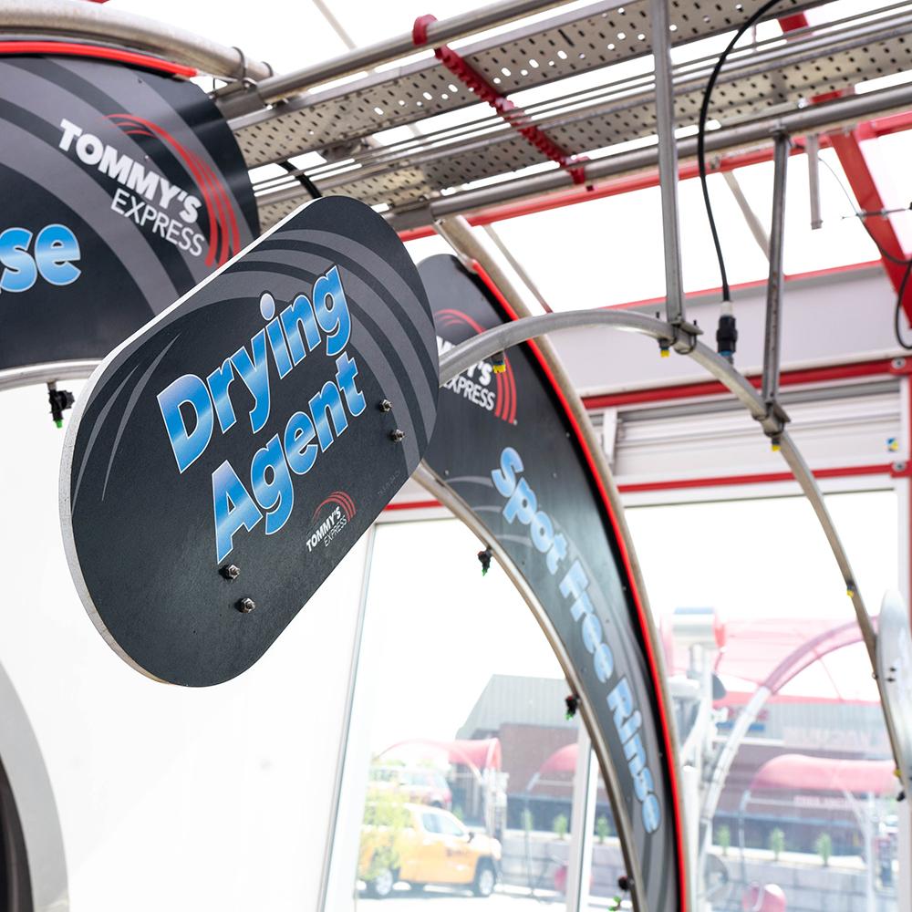 EF2001ATommy Car Wash